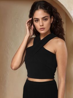 Outzidr - Halter Neck Fitted Black Crop Top
