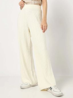 GAP - Cream Women's Regular Fit Textured Mid-Rise Trousers