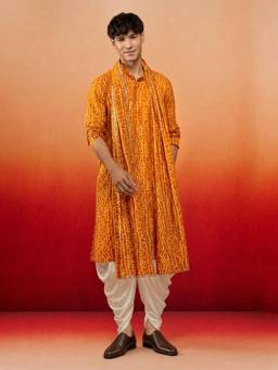 Vastramay - Men Mustard Bandhani Printed Kurta & Dhoti with Dupatta