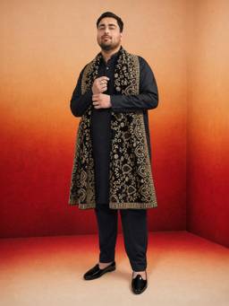 Vastramay - Men Black Solid Kurta & Pant with Dupatta