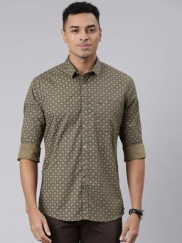 Classic Polo - Men Olive Slim Fit Printed Casual Shirt
