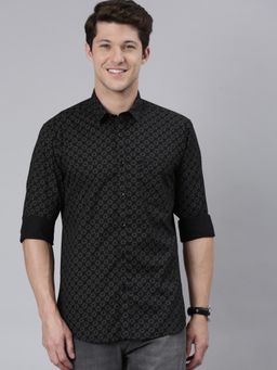 Classic Polo - Men Black Slim Fit Printed Casual Shirt