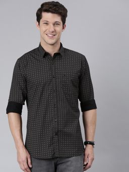 Classic Polo - Men Black Slim Fit Printed Casual Shirt