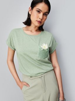 max - Women Green Crochet Pocket T-Shirt
