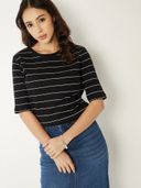 Black color option, Currently selected