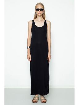GAIIA - Sleeveless Black Maxi Dress