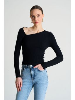 GAIIA - Asymmetrical Collar Black Tops