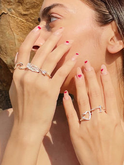 Pipa Bella by Nykaa Fashion - Silver-plated Ocean Wave Ring (Set of 5)