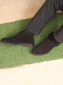 Carlton London - Men's Suede Black Chukka Boots