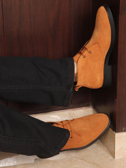 Carlton London - Men's Suede Tan Chukka Boots