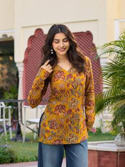 Aaghnya - Women Yellow Floral V-Neck Kurti