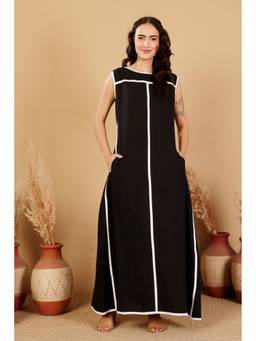 Kaanchie Nanggia - Black Plain Sleeveless Maxi Dress