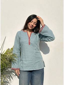 Aaghnya - Women Aqua Embroidered Round Neck Kurti