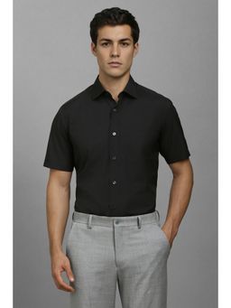 Louis Philippe - Men Black Classic Fit Solid Half Sleeves Formal Shirt