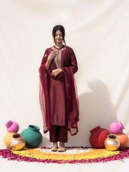 MITHI SUPARI - Wine Kamini Embroidered Kurta with Pant and Dupatta (Set of 3)