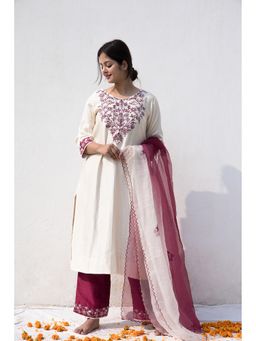 MITHI SUPARI - Ivory Wine Ama Floral Embroidered Kurta with Pant and Dupatta (Set of 3)