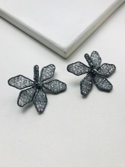 Rhea - Frost light Petal Earrings