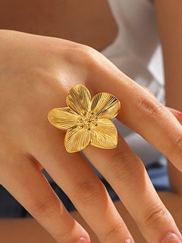 Designs & You - Gold Plated Anti Tarnish Stainless Steel Floral Themed Ring