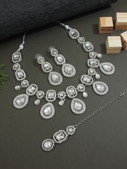 I Jewels - Silver-Plated Artificial Stones Studded Necklace And Earrings With Maang Tika