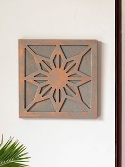 ExclusiveLane - Wodden Florals' Handcrafted Wall Decor In Recycled Wood (12 Inch)