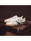 Beige color option, Currently selected