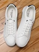 White color option, Currently selected