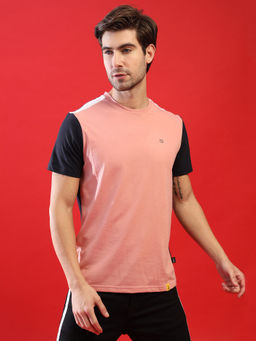 CAHOOT - Men Solid Round Neck Pink T-Shirt