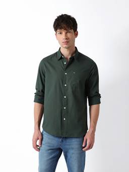 The Bear House - Men Green Solid Causal Shirt