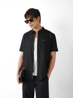 The Bear House - Men Black Solid Causal Shirt
