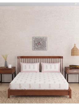 Fabindia - Pink Hand Block Printed Cotton Bed Sheet With 2 Pillow Covers (Pack of 3)