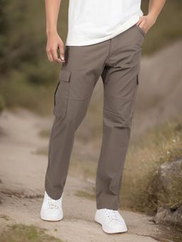Wrangler - Men Brown Mid Rise Straight Fit Trousers