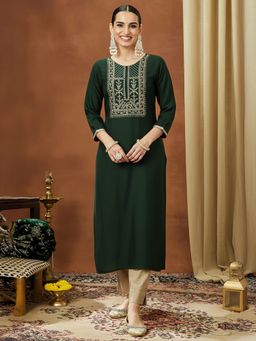 Janasya - Green Embroidered Round Neck Kurta