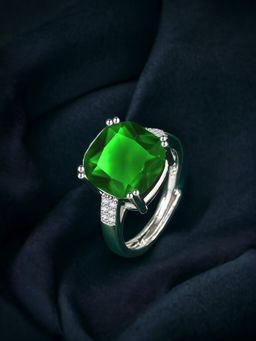 Designs & You - Silver Plated Crushed Ice Cut Green Finger Ring