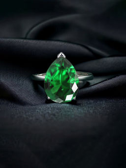 Designs & You - Silver Plated Crushed Ice Cut Green Finger Ring