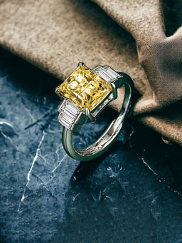 Designs & You - Silver Plated Crushed Ice Cut Yellow Finger Ring