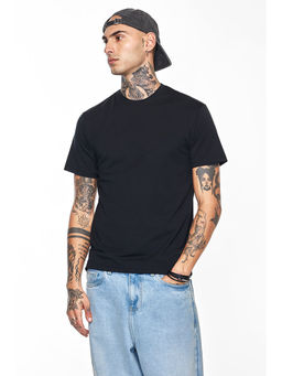 Snitch - Mens Black Solid Half Sleeves Slim Casual T-shirt