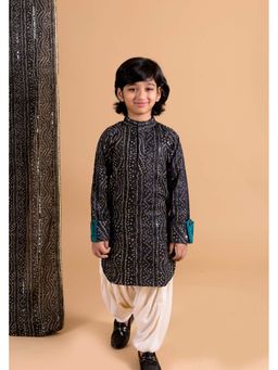 Chotibuti - Bandhni Pathani Black Kurta with Salwar