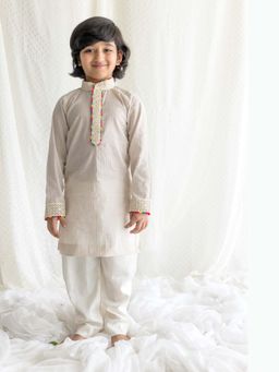 Chotibuti - Striped Off White Kurta with Pant