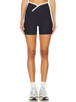 YEAR OF OURS - Recycled 6 V Waist Women's High-Waist Biker Shorts Black