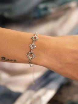 Shaya by CaratLane - 925 Silver Shaya by CaratLane Enticement in Oxidised Bracelet