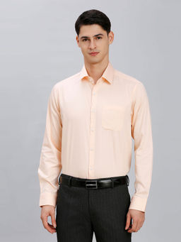 Reid & Taylor - Men Peach Solid Formal Shirt