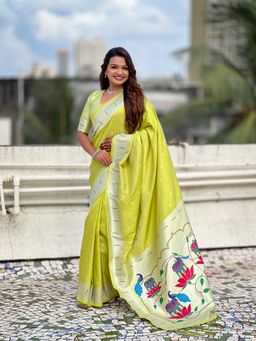 ELITE WEAVES - Women Green Silk Woven Saree with Unstitched Blouse