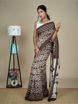 Ushvii - Women Brown Silk Blend Tie & Dye Saree with Unstitched Blouse