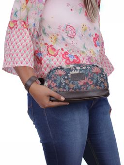 The Clownfish - Toiletry Kit for Women - Blue