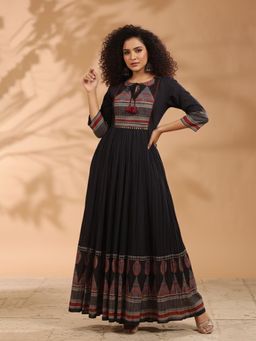 Varanga - Black Printed Regular Fit Kurta