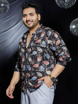Instafab Plus - Men Onyx Black Bloom-Traces Regular Shirt