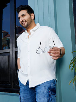 Instafab Plus - Men Daisy White Seamless Grid Shirt