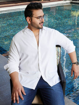 Instafab Plus - Men Chalk White Checks Button Shirt