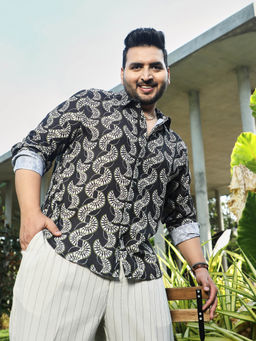 Instafab Plus - Men Midnight Black and Daisy White Vortexa Regular Shirt