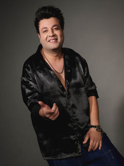 Instafab Plus - Men Onyx Black Sheen-Flow Shirt